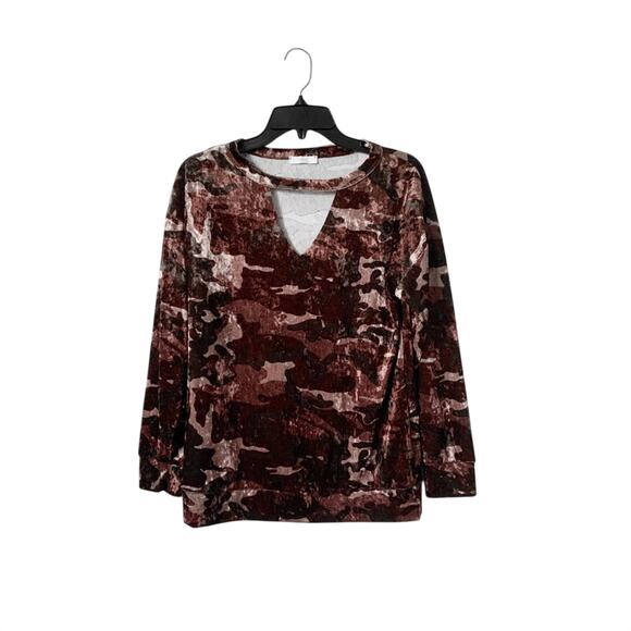Camoflage Velvet cutout long sleeve top NEW - Picture 3 of 7